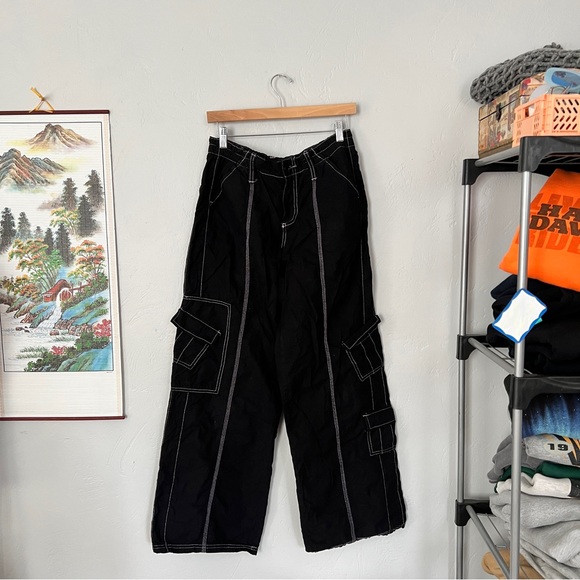 UO Y2K Low Rise Cargo - Picture 1 of 4